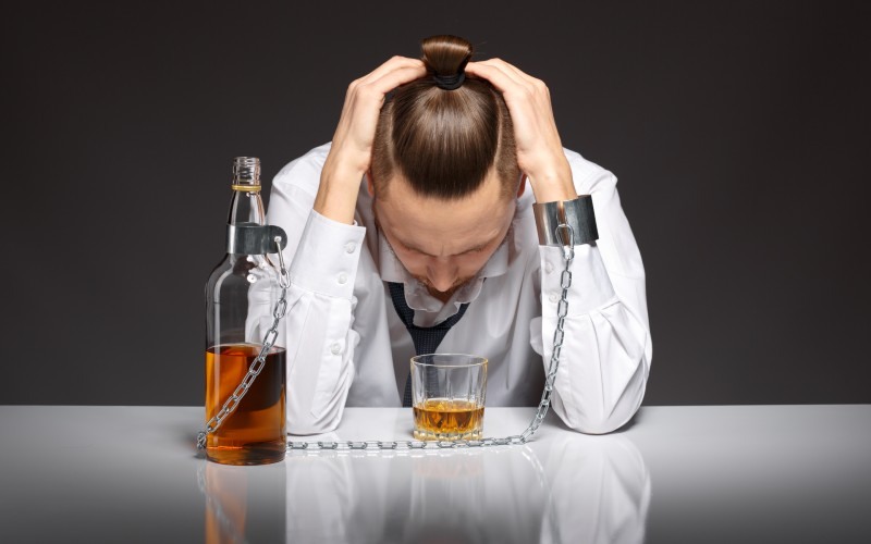 Sintomatología que puede presentar un adicto al alcohol