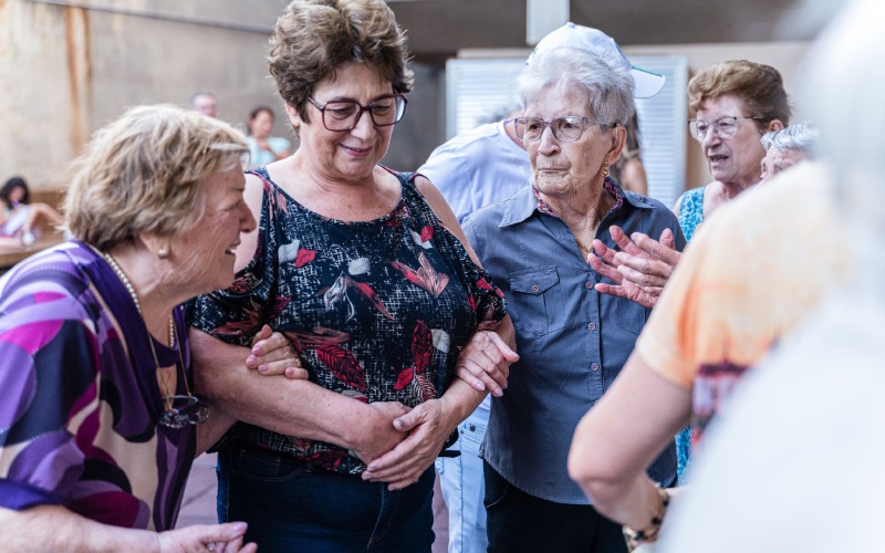 Cómo ayuda el cuidado a domicilio a mejorar la calidad de vida de las personas mayores